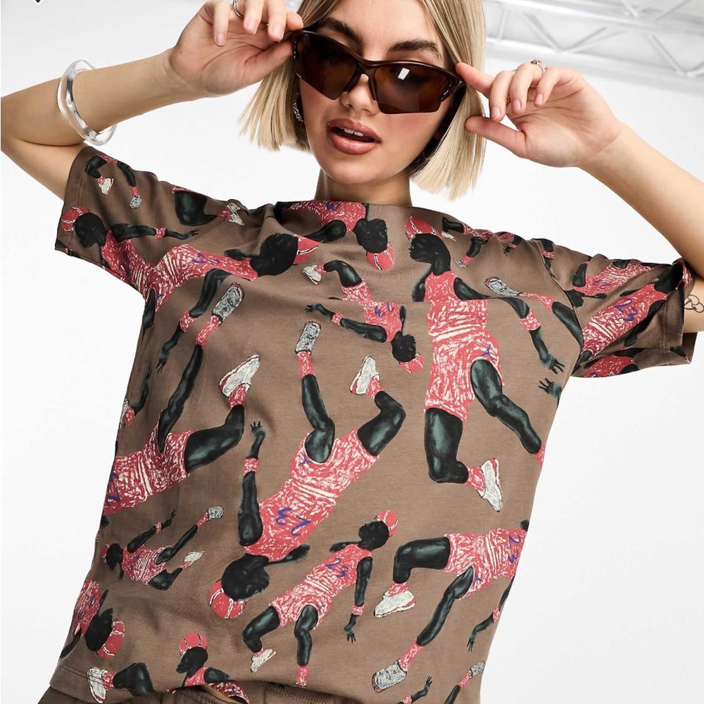 Nike Jordan Printed T-Shirt in Red & Brown